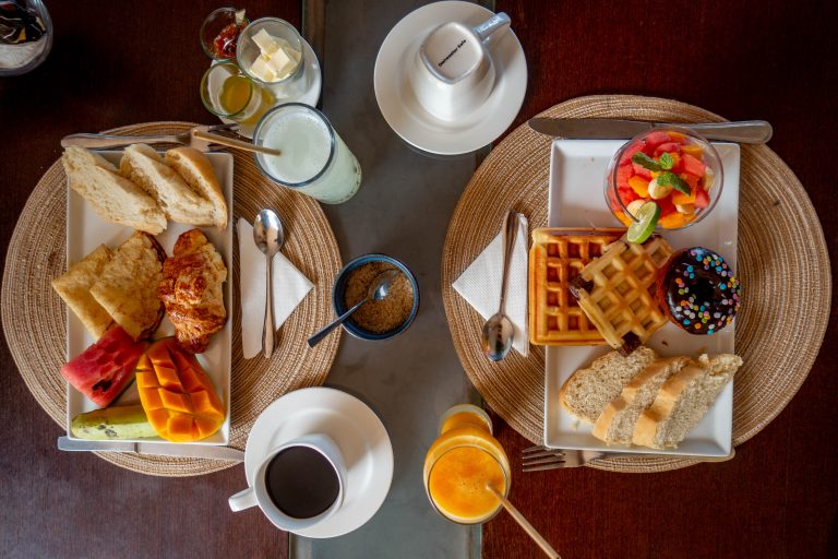 petit-dejeuner-vue-mer-nosy-be